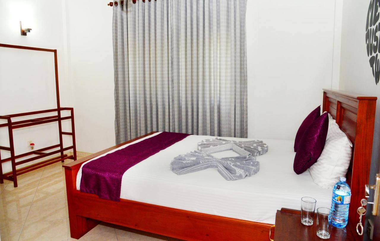 Cinnamon Holiday Inn ヒッカドゥワ エクステリア 写真